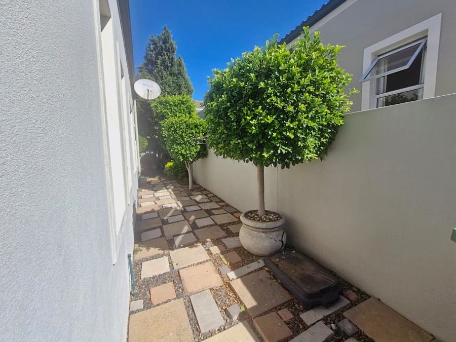3 Bedroom Property for Sale in Avalon Estate Western Cape